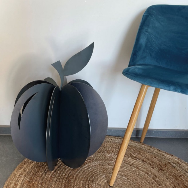 Pomme métallique de décoration