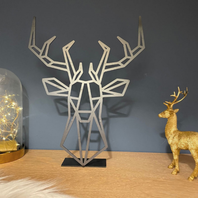Cerf géométrique à poser