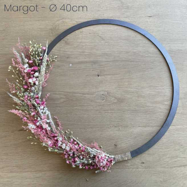 Couronne de fleurs séchées à pendre